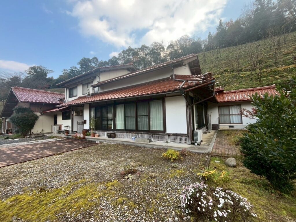 島根県雲南市　F様邸　太陽光パネル洗浄コーティング施工